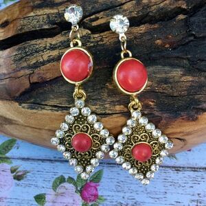 🏷️ Southwest Post Earring Red Faux Stone Clear Crystals Antique Gold To…